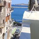 Avra Pensión 3*