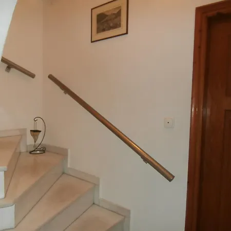 Avra Guest house *